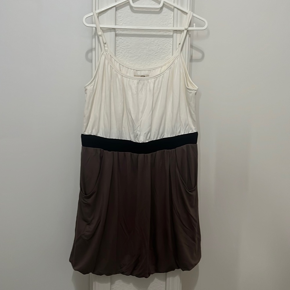 Sleeveless dress